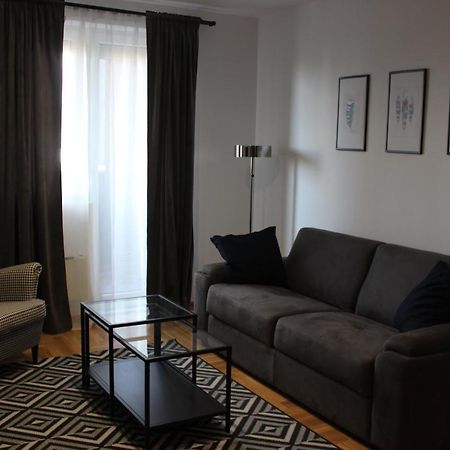 Luxury Apartments Parking In Garage Nis Luaran gambar