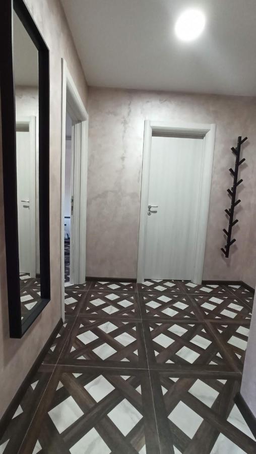 Luxury Apartments Parking In Garage Nis Luaran gambar