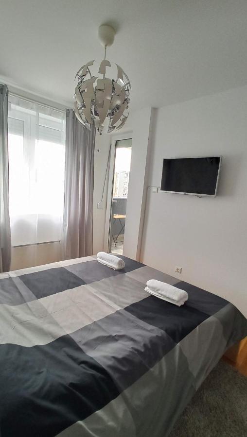 Luxury Apartments Parking In Garage Nis Luaran gambar