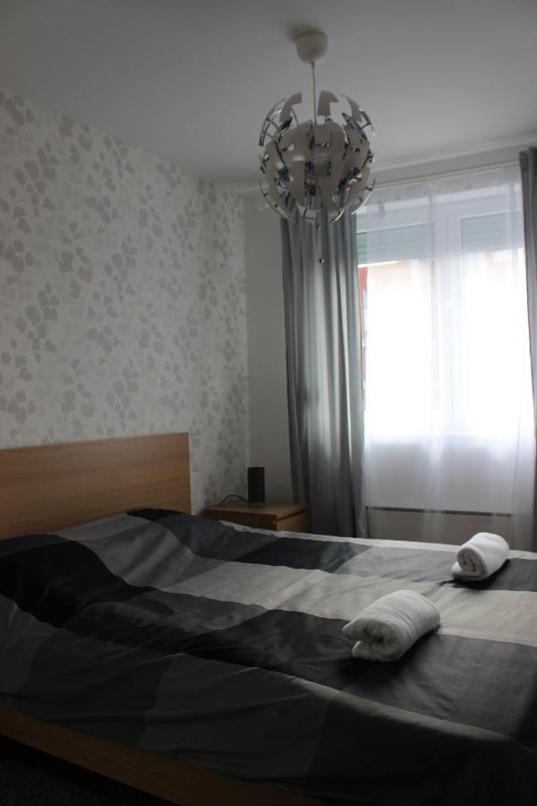 Luxury Apartments Parking In Garage Nis Luaran gambar