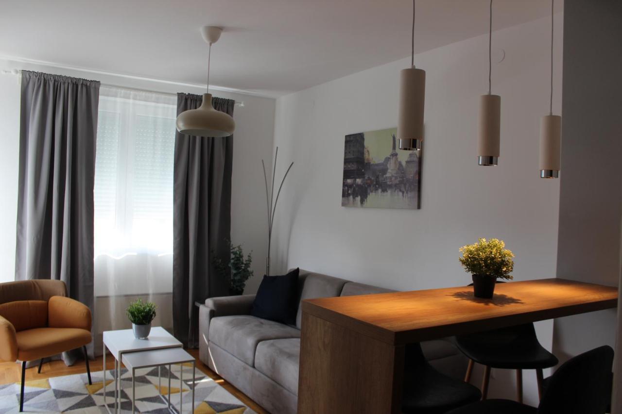 Luxury Apartments Parking In Garage Nis Luaran gambar