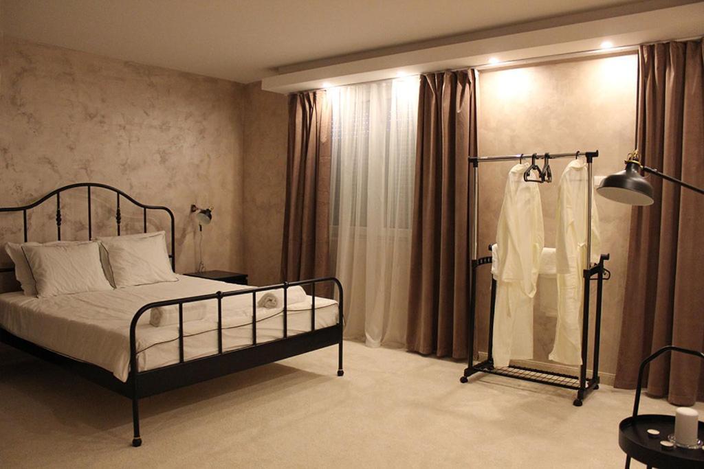 Luxury Apartments Parking In Garage Nis Luaran gambar