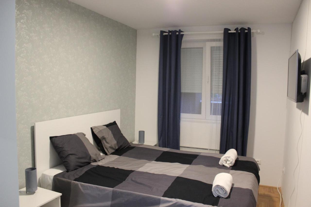 Luxury Apartments Parking In Garage Nis Luaran gambar